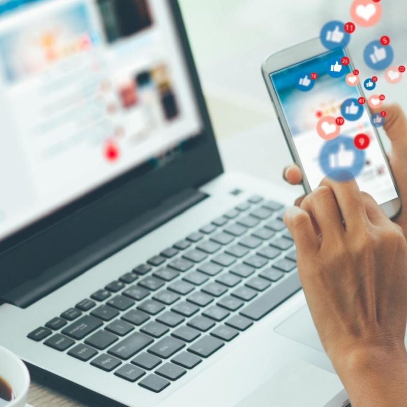 SOCIAL MEDIA MANAGER