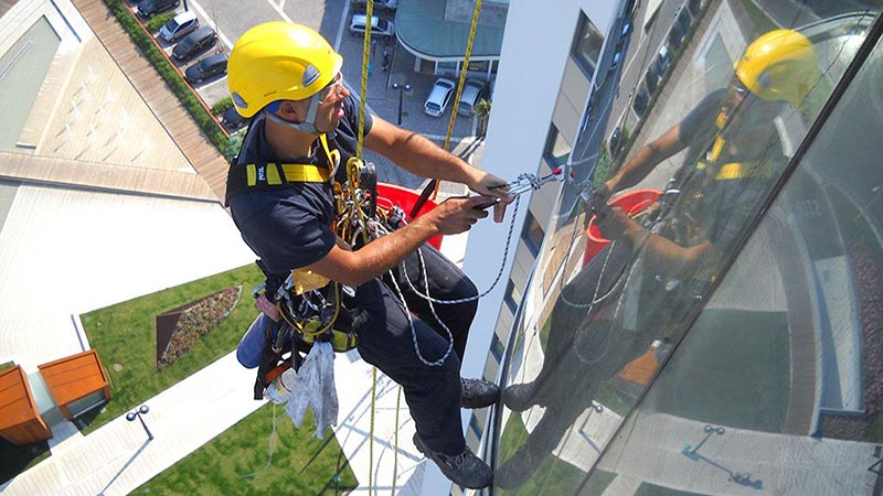 LAVORI IN QUOTA E UTILIZZO DPI DI III CATEGORIA